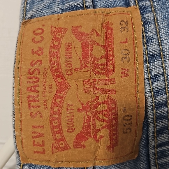 Levi's 510 Slim Fit Ripped Jeans - W30L32 - Light Wash - Picture 3 of 3